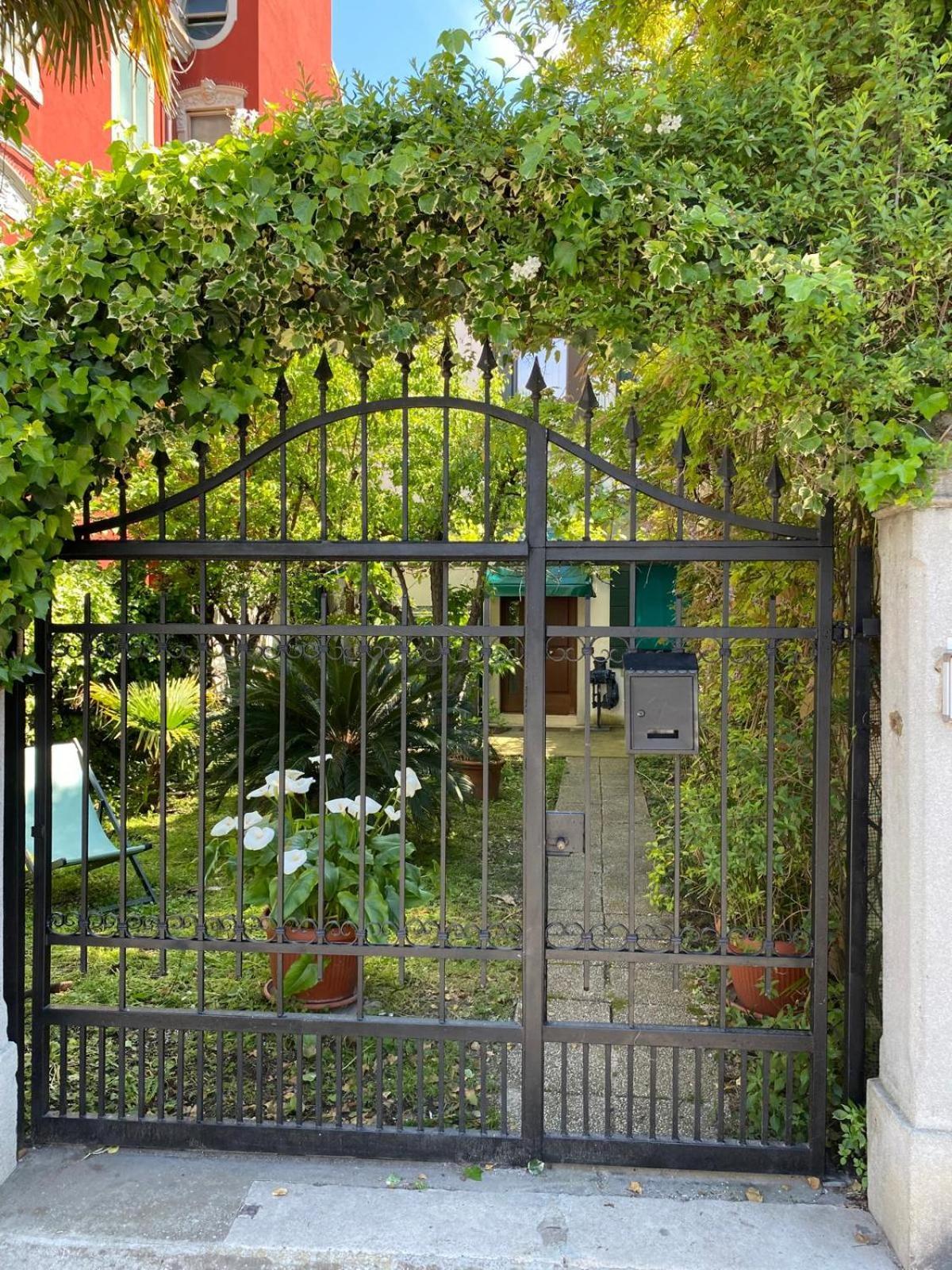 דירות ונציה - לידו Rose House With Private Garden מראה חיצוני תמונה